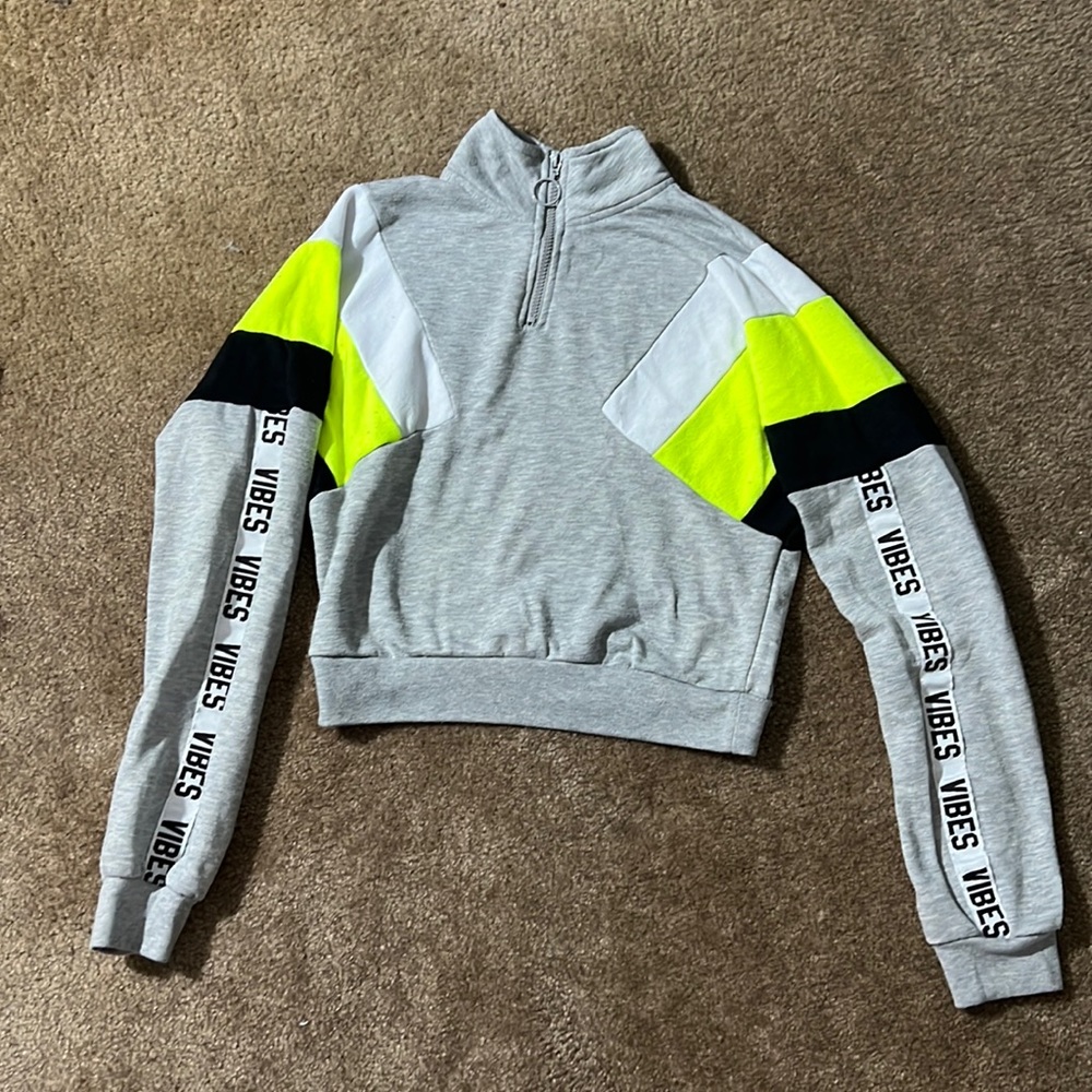 rue 21 size s cropped hoodie